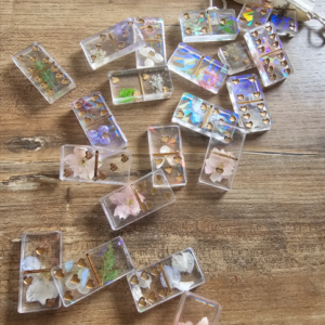 Jeu de Dominos Unique – Modèle Transparence & Fleurs Séchées