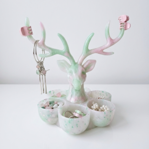 Porte-Bijoux Cerf en Résine — Couleurs Personnalisables