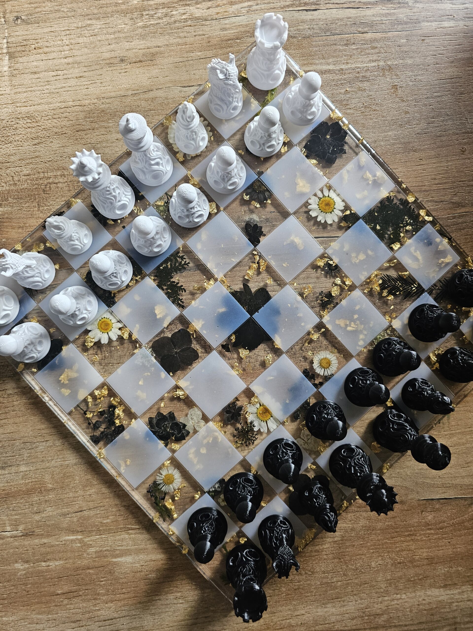 Atelier Initiation Résine Époxy : Créez votre jeu de société ou objet déco personnalisé – Image 12